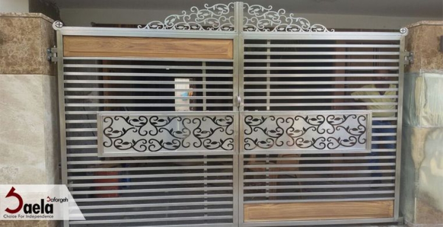 کاربرد فرفورژه روی درب ساختمان