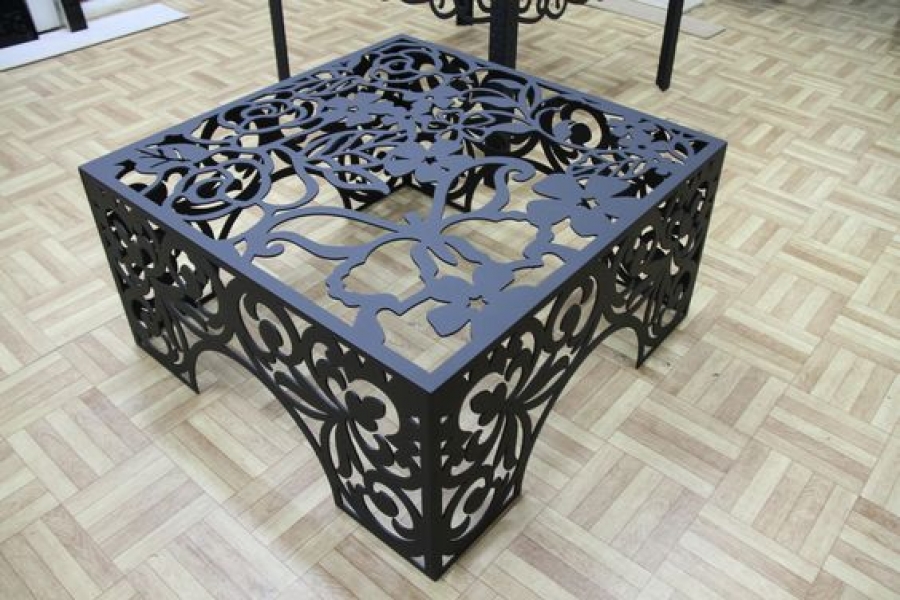 میز، صندلی و تخت صافورژه